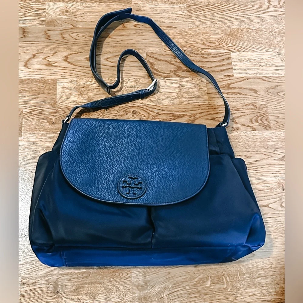 NWT Tory Burch Navy Blue Thea Nylon Messenger Baby Bag
